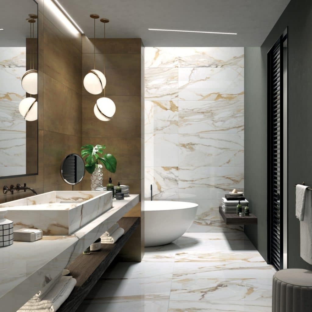 Grootformaat tegels marmerlook voor een luxe badkamer